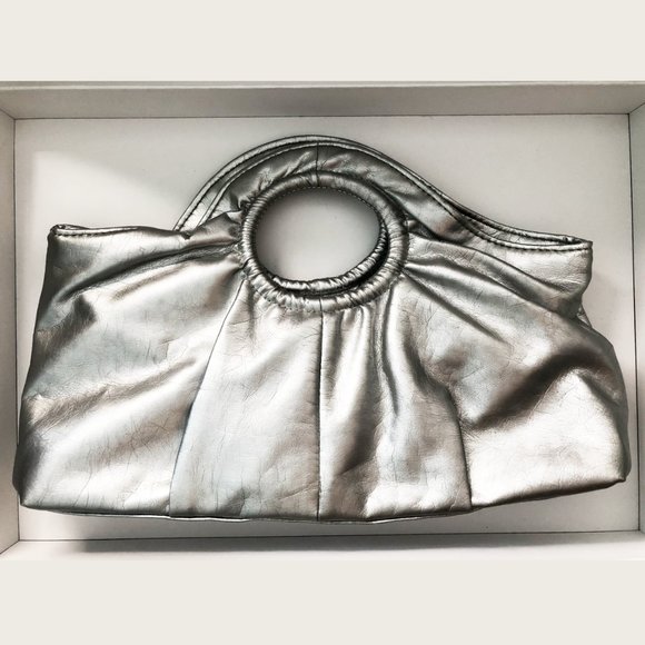 ⭐️HOST PICK⭐️ Garage Silver Metallic Handheld Purse Bag Clutch - Picture 3 of 9